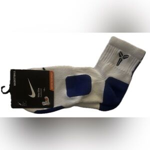COLLECTORS ITEM! RARE NEW KOBE BRYANT NIKE ELITE BASKETBALL SOCKS VERY RARE